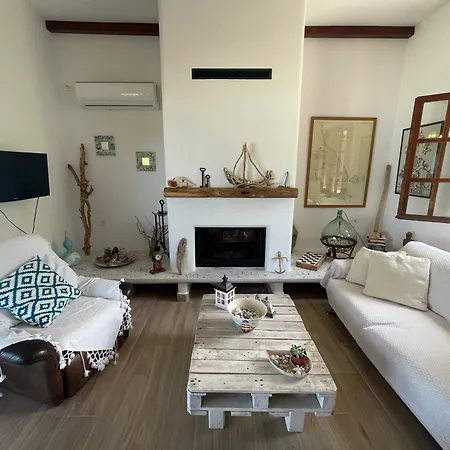 Dovas House خوريفتون